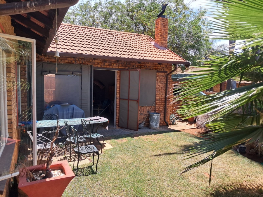 3 Bedroom Property for Sale in Safari Gardens North West